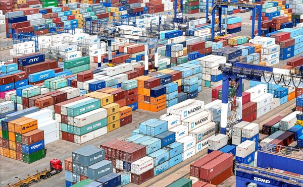 EE.UU. impone 245% de aranceles a China y este país responde que lo ignorará