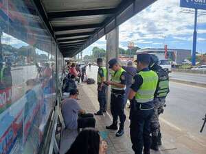Operativos policiales en Asunción dejan múltiples detenciones - Policiales - ABC Color