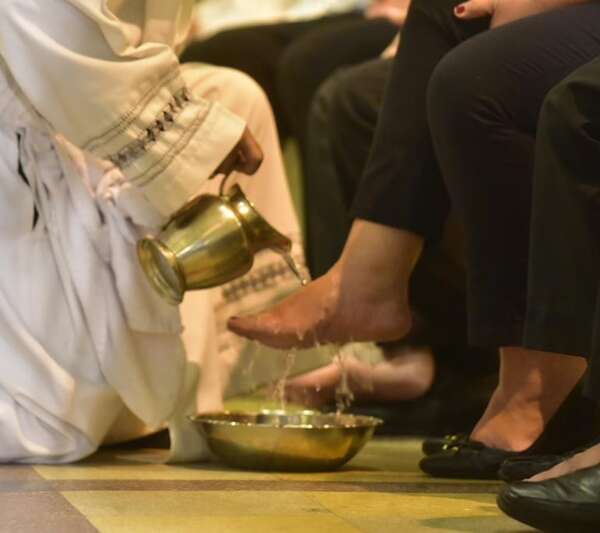 Católicos recuerdan institución de la eucaristía y el sacerdocio - Nacionales - ABC Color