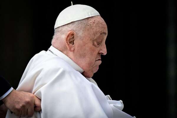 Papa Francisco no acude a misa Crismal, pero se espera que visite cárcel romana - Mundo - ABC Color