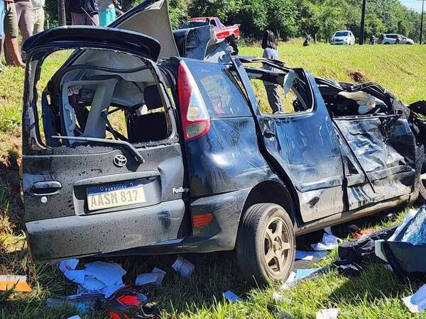 Fatal accidente en Santa Rosa deja tres fallecidos tras colisión en la Ruta PY01