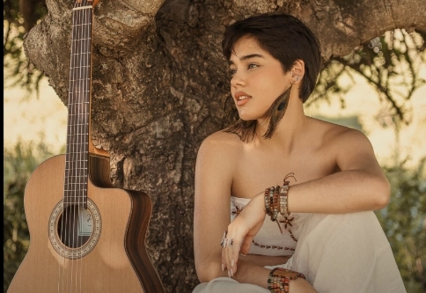 (AUDIO) ¡Aye Alfonso ahora lanza canciones santularias!
