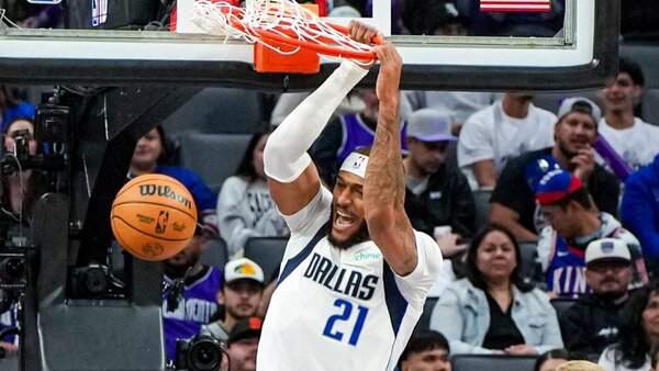 Dallas arrasa Sacramento y se jugará el 'playoff' en Memphis