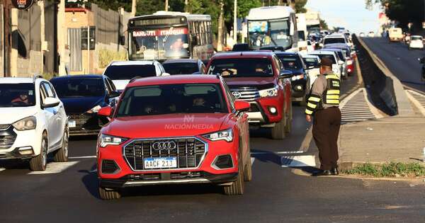 La Nación / Patrulla Caminera confirma gran desplazamiento vehicular hacia el interior del país