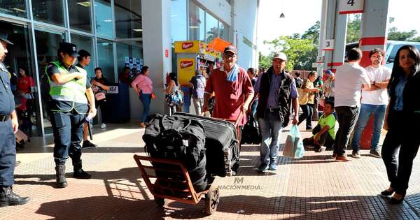 La Nación / Ciudad del Este, Encarnación, Foz y Buenos Aires: destinos más demandados en Semana Santa