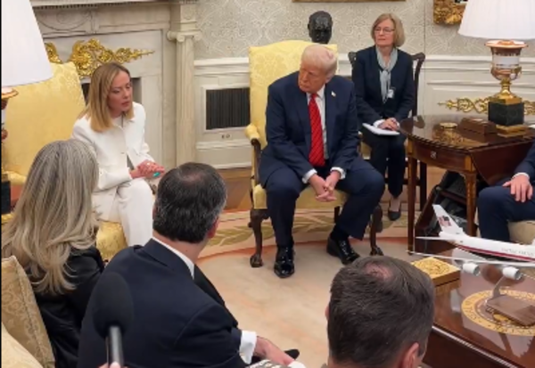 Meloni, de mediadora entre Donald Trump y la Unión Europea, en busca de solución a la guerra de aranceles
