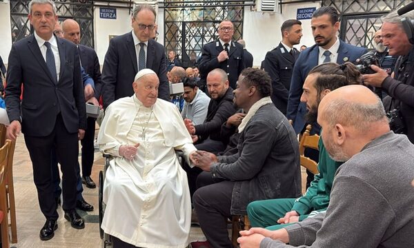 (VIDEO)Papa Francisco visitó a presos pero no pudo lavarles el pie