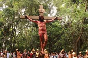 Vía Crucis Viviente impacta a más de 10.000 espectadores en Atyrá - Nacionales - ABC Color
