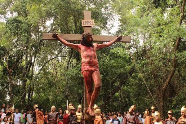 Vía Crucis Viviente impacta a más de 10.000 espectadores en Atyrá - Nacionales - ABC Color