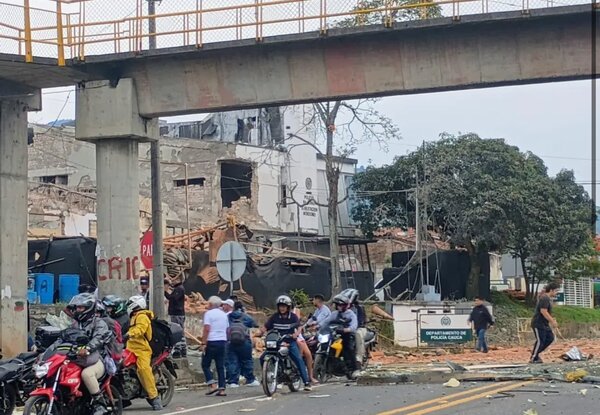 Ataques con explosivos en Colombia: tres muertos y decenas de heridos - 1000 Noticias