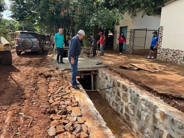 Hernandarias avanza con obras de canalización en el barrio San Francisco - ADN Digital