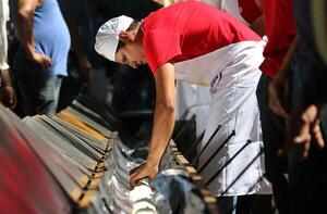 La chipa más larga de Semana Santa en San Bernardino