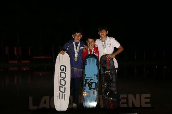 Raúl Codas sube el podio del Campeonato Latinoamericano de Esquí Náutico - Polideportivo - ABC Color