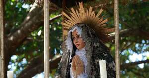 La Nación / Con su madre en silla de ruedas, renuevan sus votos espirituales en Tañarandy