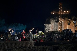 Otro vía crusis sin el Papa - 1000 Noticias