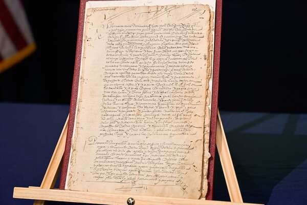 Cultura destaca “avance” tras la restitución a Paraguay del “Manuscrito Hernandarias” - Cultura - ABC Color