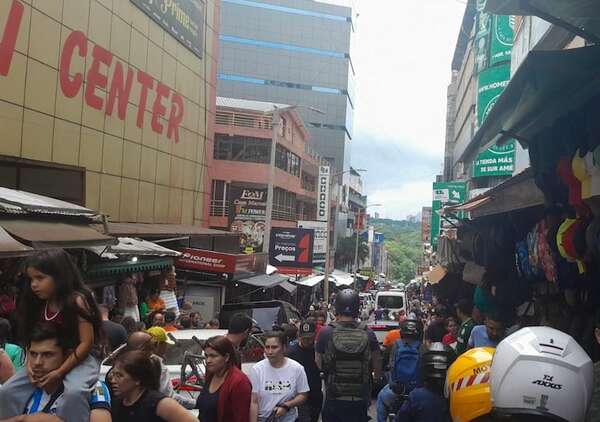 Feriado lago genera gran movimiento comercial en Ciudad del Este - ABC en el Este - ABC Color