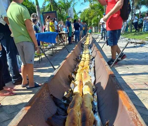 San Bernardino rompe récord con la chipa más larga del país - Nacionales - ABC Color