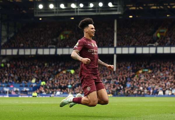 Manchester City sufre para ganar y sigue en la pelea por ir a Champions - Fútbol Internacional - ABC Color