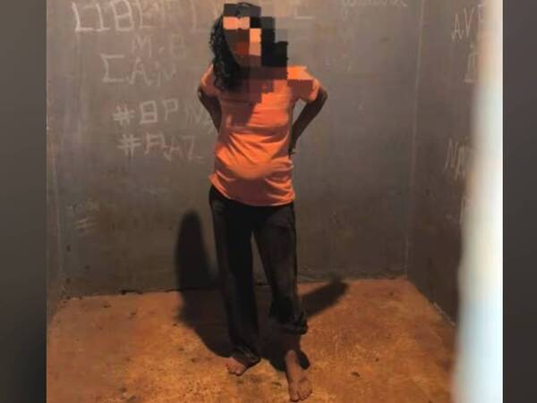 ¡Ndesapature! Hubo un jejuka y la que fue a parar al calabozo fue una joven que ya tenía currículum