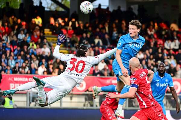 Napoli alcanza la cima y mete presión al Inter - Fútbol Internacional - ABC Color