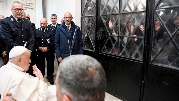 Papa Francisco: “La economía de Dios no mata ni aplasta”