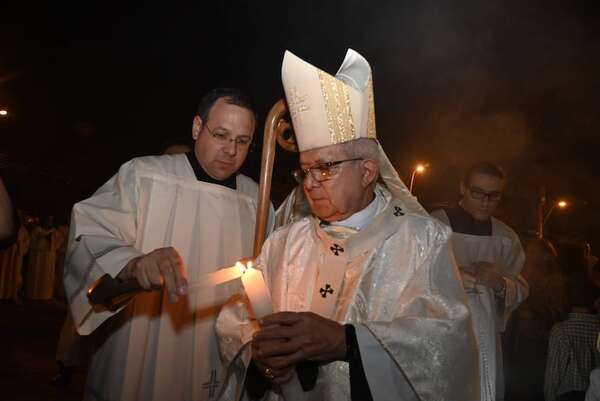 “La corrupción mata e inclina la balanza de la justicia”, dijo el cardenal Martínez en la Vigilia Pascual - Nacionales - ABC Color