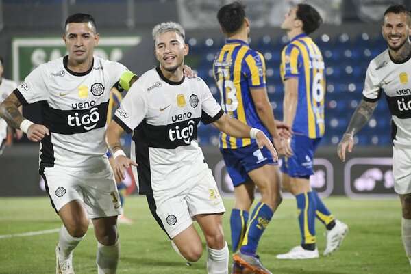 Avasallante ritmo del Expreso: Olimpia se impuso 3-1 a Luqueño en el debut de Bustos - Fútbol - ABC Color