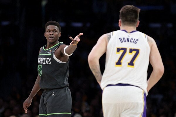 Versus / Minnesota derriba a los Lakers en el inicio de los playoffs de la NBA