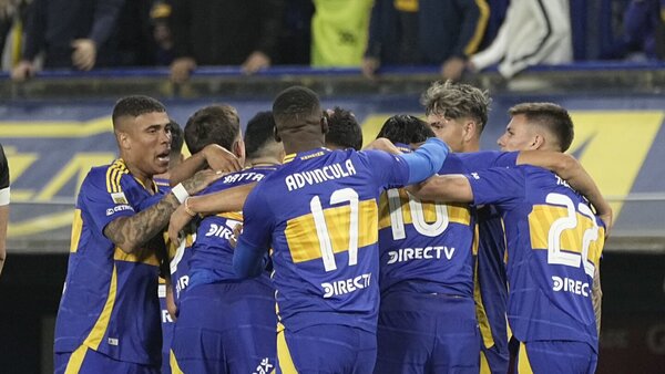 Boca derrota a Estudiantes y lidera su zona antes del superclásico