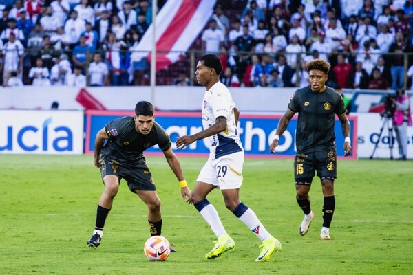 Versus / Montenegro le toma gusto a los goles
