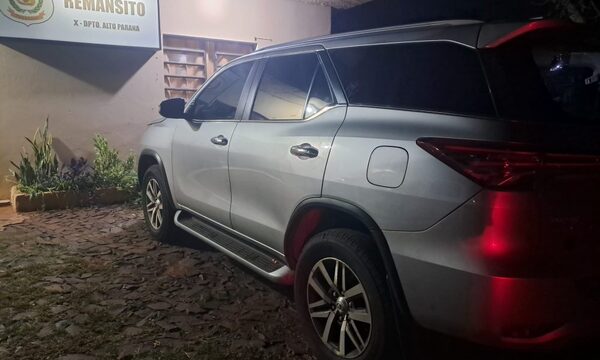 Recuperan camioneta robada en Brasil