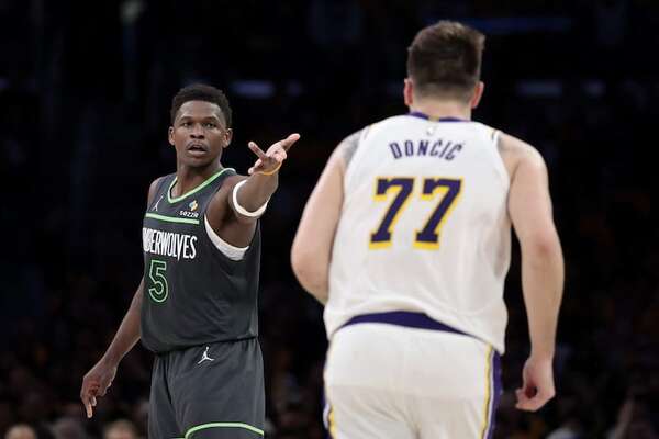 NBA: Minnesota derriba a los Lakers de Doncic en inicio de playoffs - Polideportivo - ABC Color