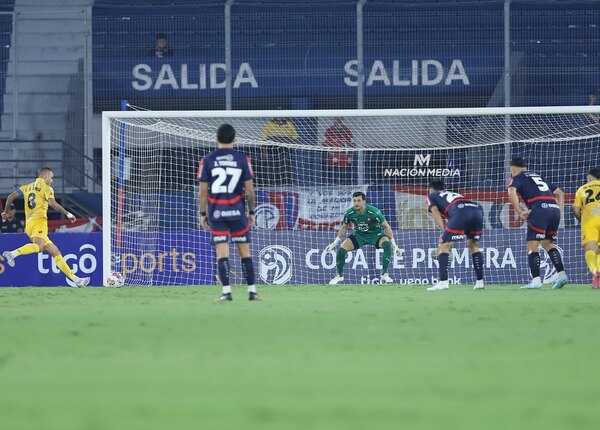 Versus / "Mientras tengamos chances lo vamos a intentar"