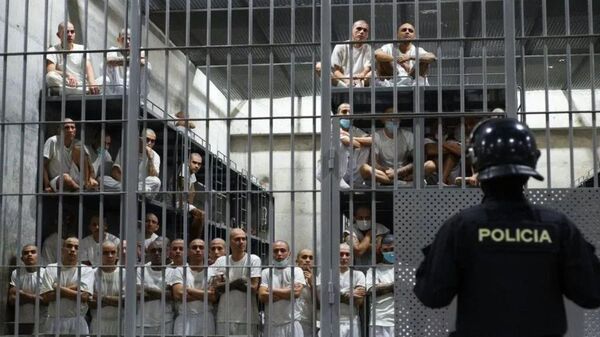 Colombia pide repatriar a sus nacionales deportados a El Salvador