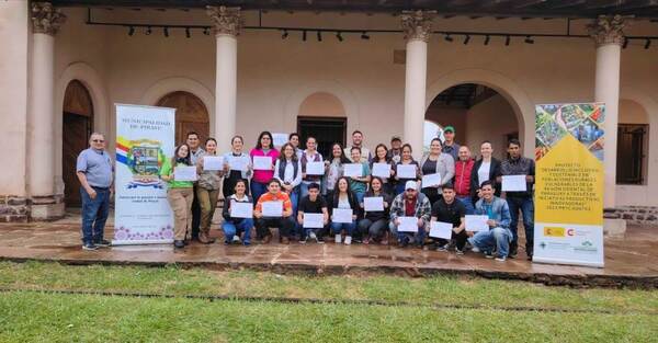 Fortalecieron a jóvenes informadores y guías de turismo en la Estación del Tren de Pirayú