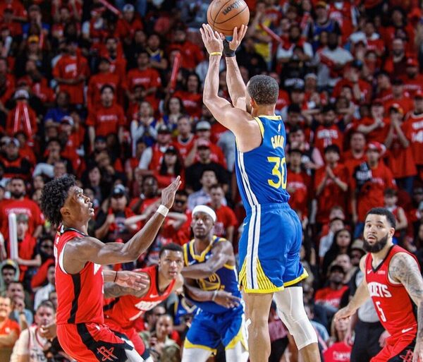 Versus / Los Warriors de Curry asaltan Houston y Thunder asesta paliza histórica