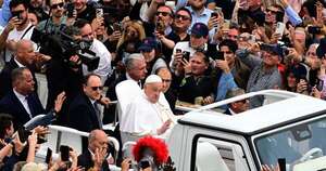La Nación / El recorrido que hizo ayer el papa por la plaza de San Pedro “fue su despedida”