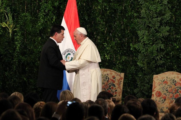 Cartes despide al Papa con emotivo mensaje: “Gracias por tanto, querido Bergoglio” - ADN Digital