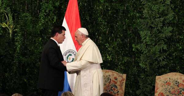 La Nación / Cartes lamenta la muerte del papa Francisco: “Llevó un mensaje de paz y esperanza al mundo entero”