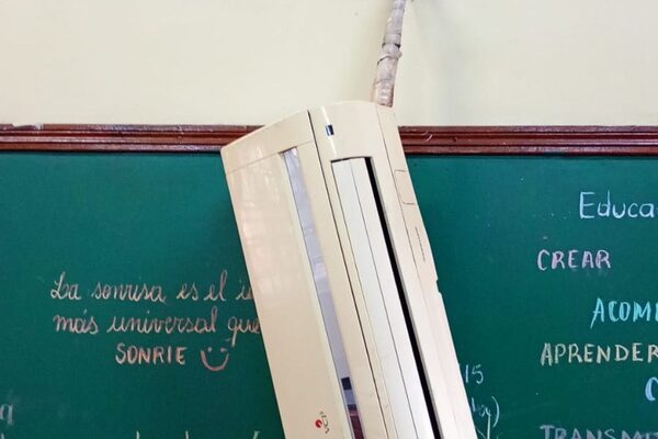 Delincuentes vaciaron escuela en “días santos”