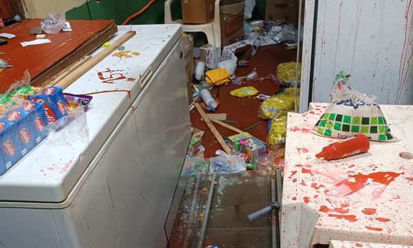 Hurtan cantina de escuela en San Alberto