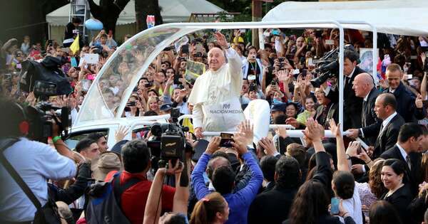 La Nación / Autoridades nacionales lamentan la muerte del papa Francisco