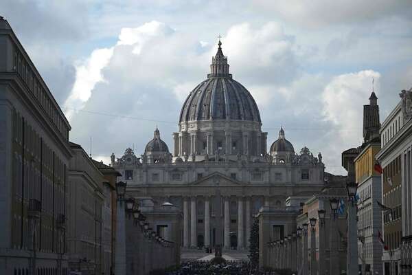 Así se prepara Roma para acoger a los miles de fieles que despedirán al papa Francisco - Mundo - ABC Color