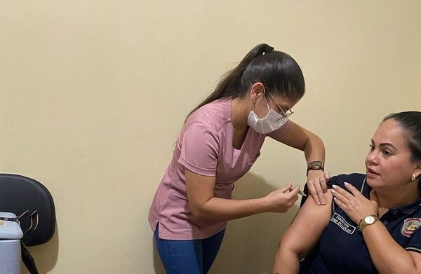 Presidente Franco: funcionarios públicos se suman a la prevención de enfermedades con vacunas