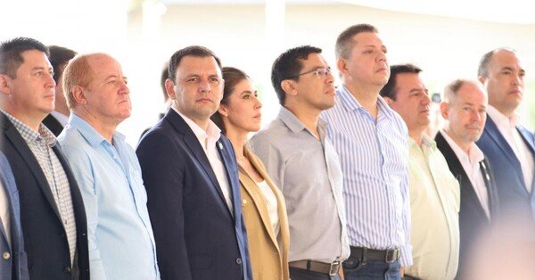Derlis y Ramírez impulsan a la hermana de Gustavo Gómez en San Juan Bautista y desafían al intendente