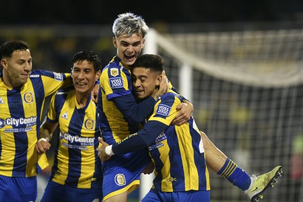 Versus / Rosario Central, con los paraguayos, sube a la cima en Argentina