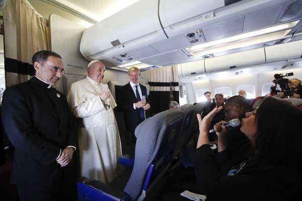 AUDIO. El recuerdo del viaje del Papa con los periodistas - Periodísticamente - ABC Color