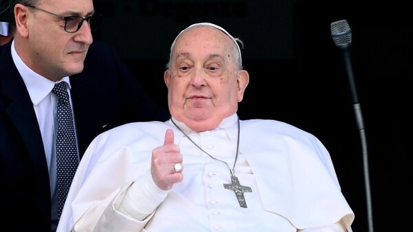 Servir a los crucificados: El legado espiritual de Francisco