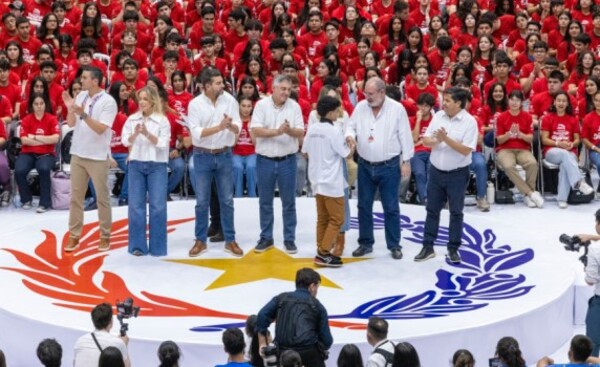 Becarios del Gobierno firmarán acuerdo de compromiso donde rindieron